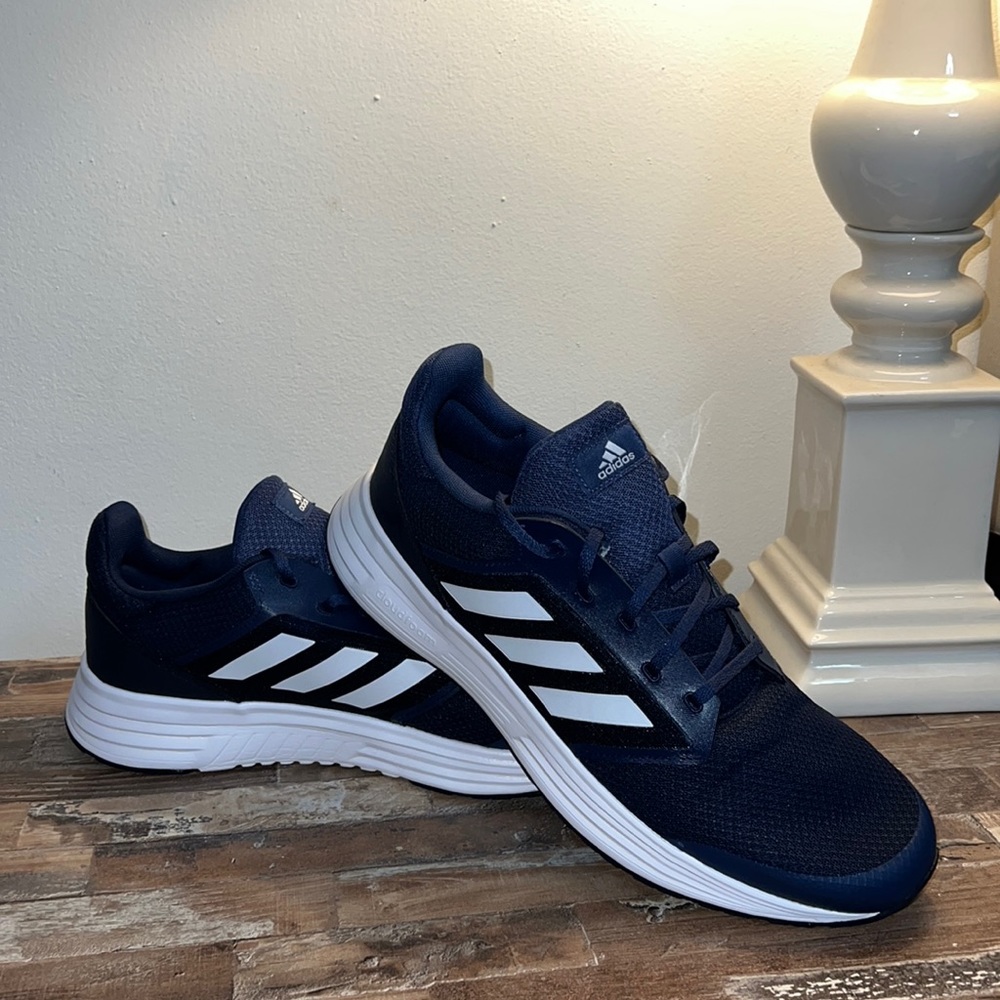 Men’s (size 13) Adidas Cloud foam tennis shoes
